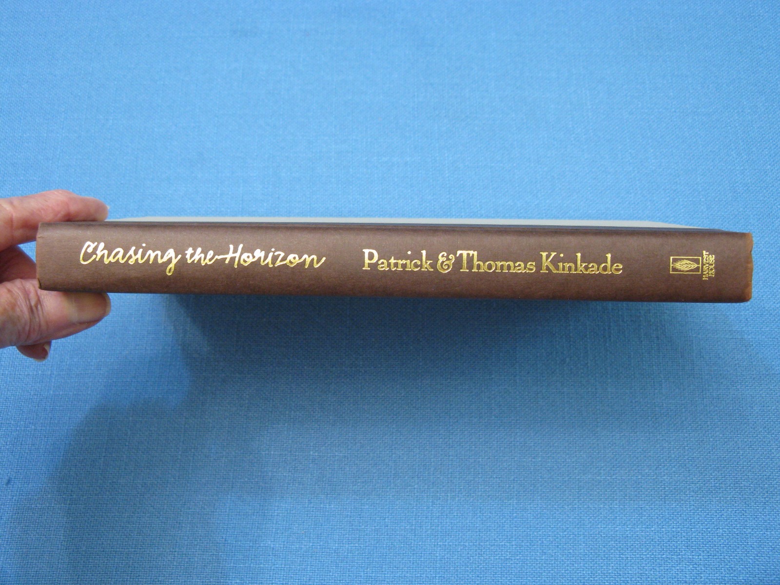 CHASING THE HORIZON BY PATRICK & THOMAS KINKADE 1997 SIGNED 1ST EDITION HARDBACK