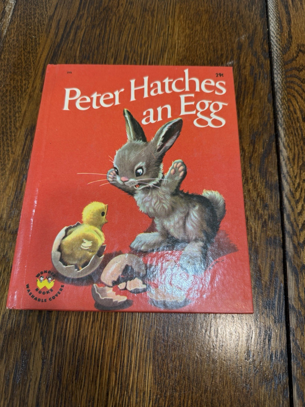 Peter Hatches an Egg – Wonder Books – 1962 – Louise Bienvenu-Brialmont