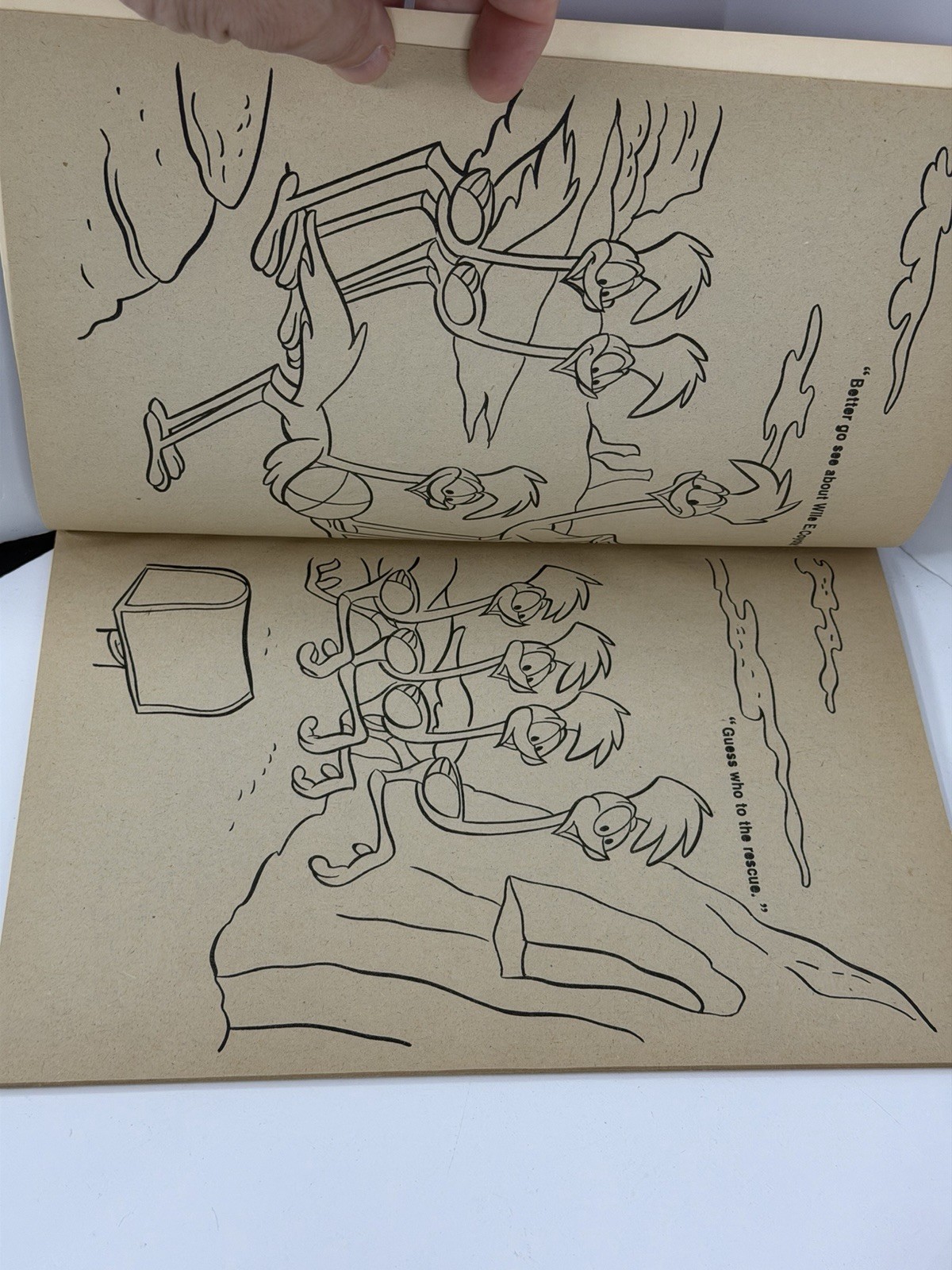 Road Runner The Spycopter Chase Wile E Coyote Whitman 1980 Coloring Book 1052-89