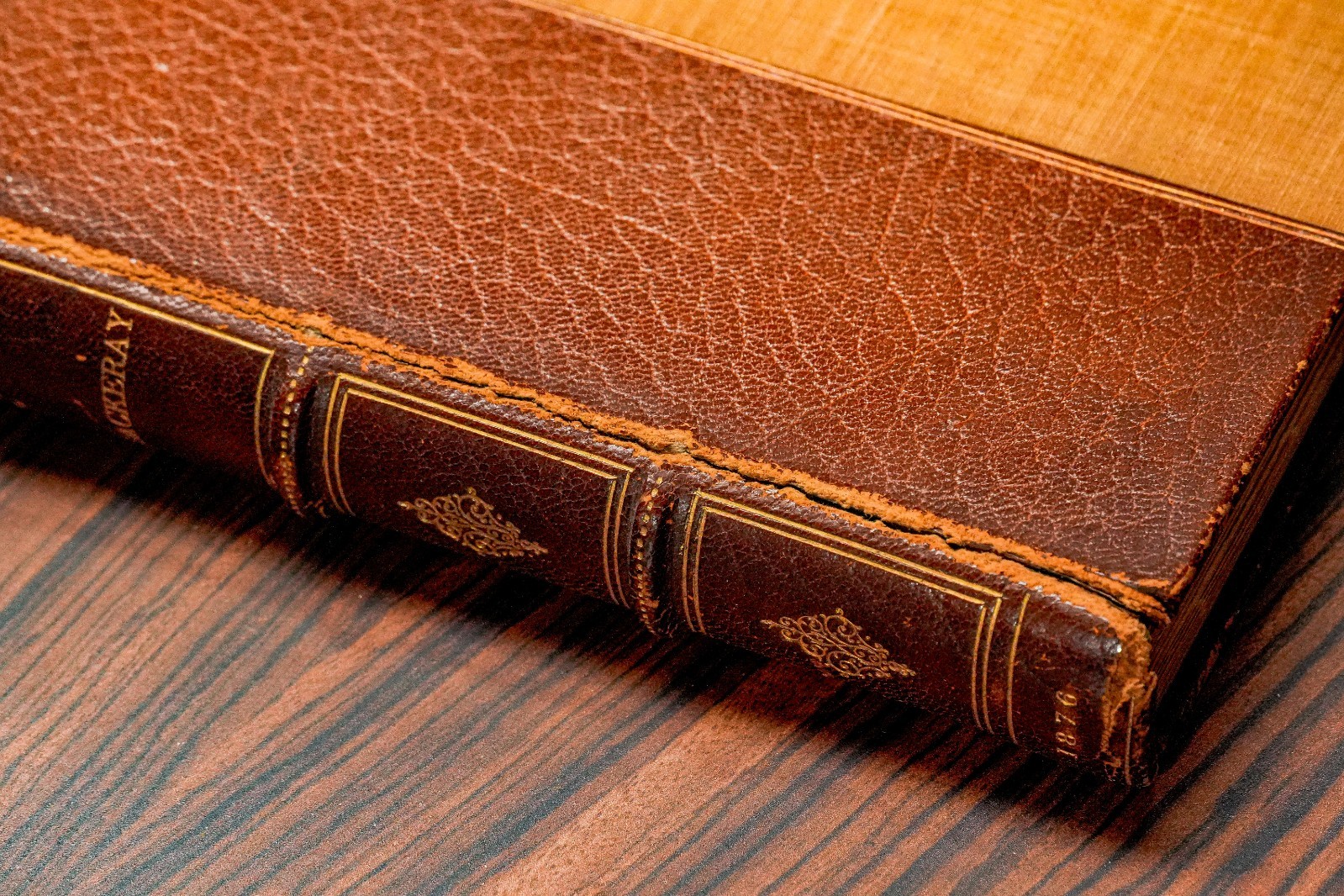 First Edition Oversized Orphan Pimlico William Thackeray Antique Leather Book