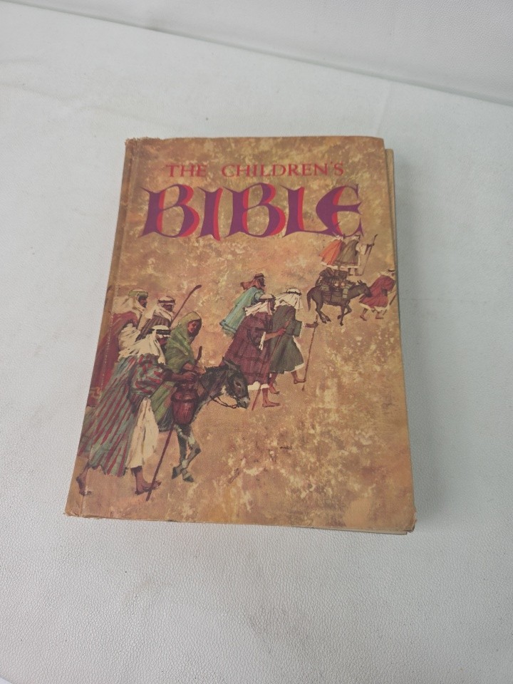 Vintage Golden Press Children’s Bible Hardcover Illustrated Family Bible