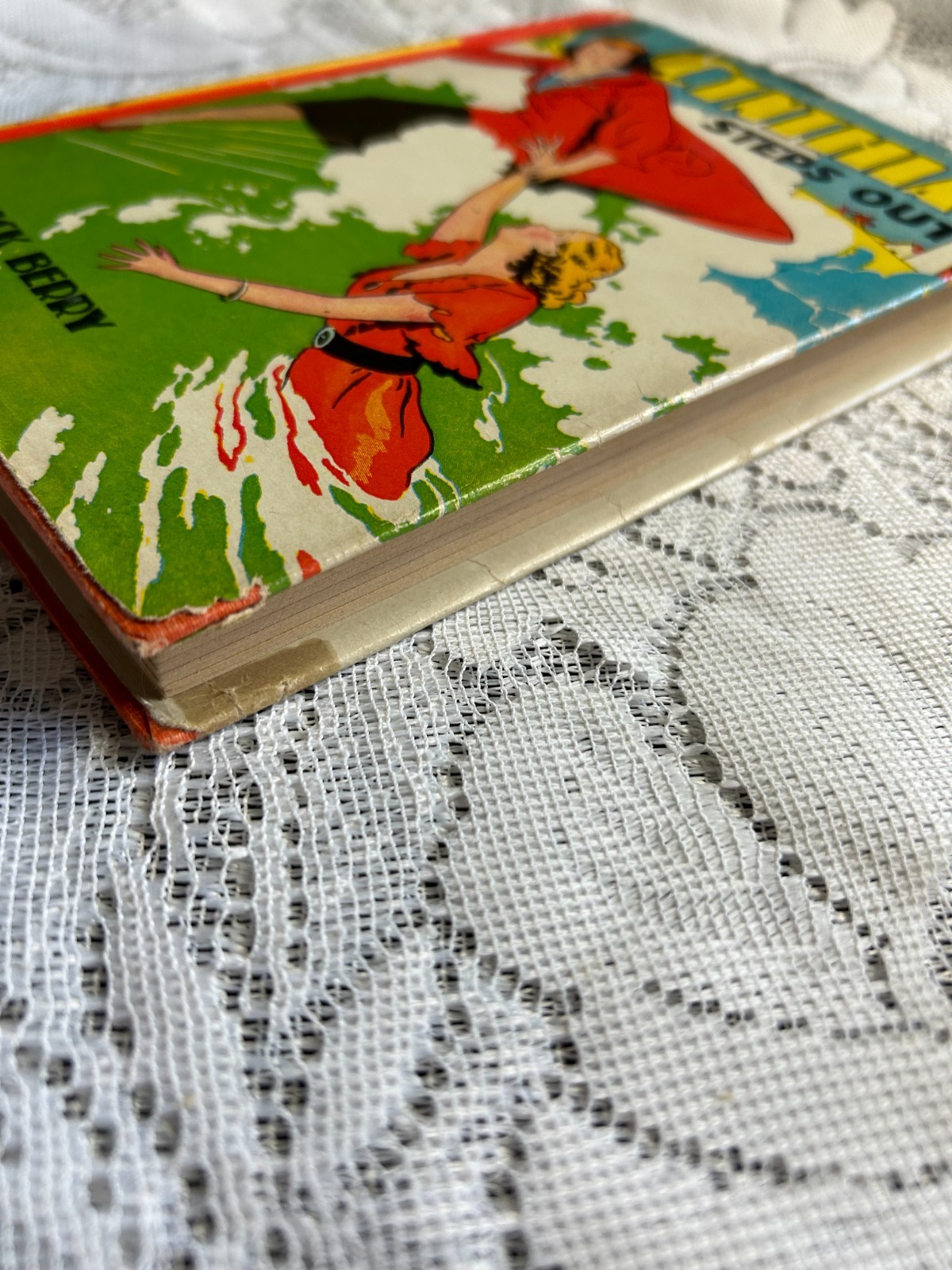 Cynthia Steps Out – Erick Berry – 1937 – Vintage Book