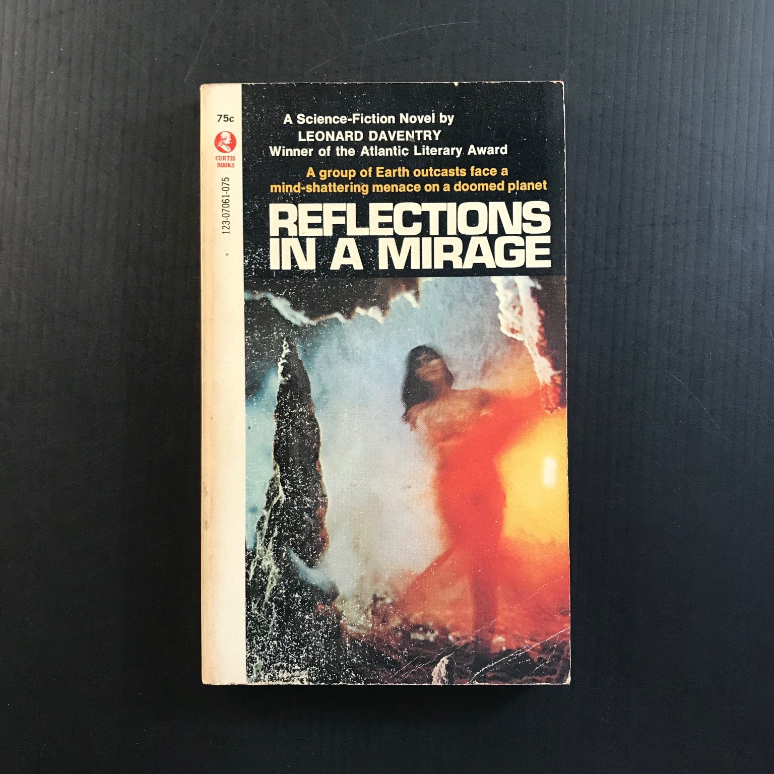 Reflections in a Mirage Leonard Daventry 1969 Science Fiction Paperback Novel