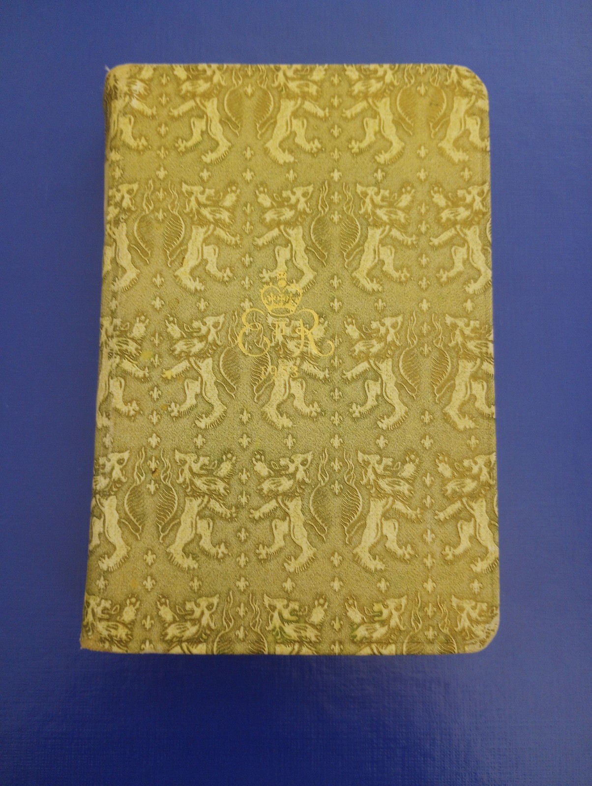 Pocket 1953 Queen Elizabeth II Coronation Bible Cream EIIR Commemorative