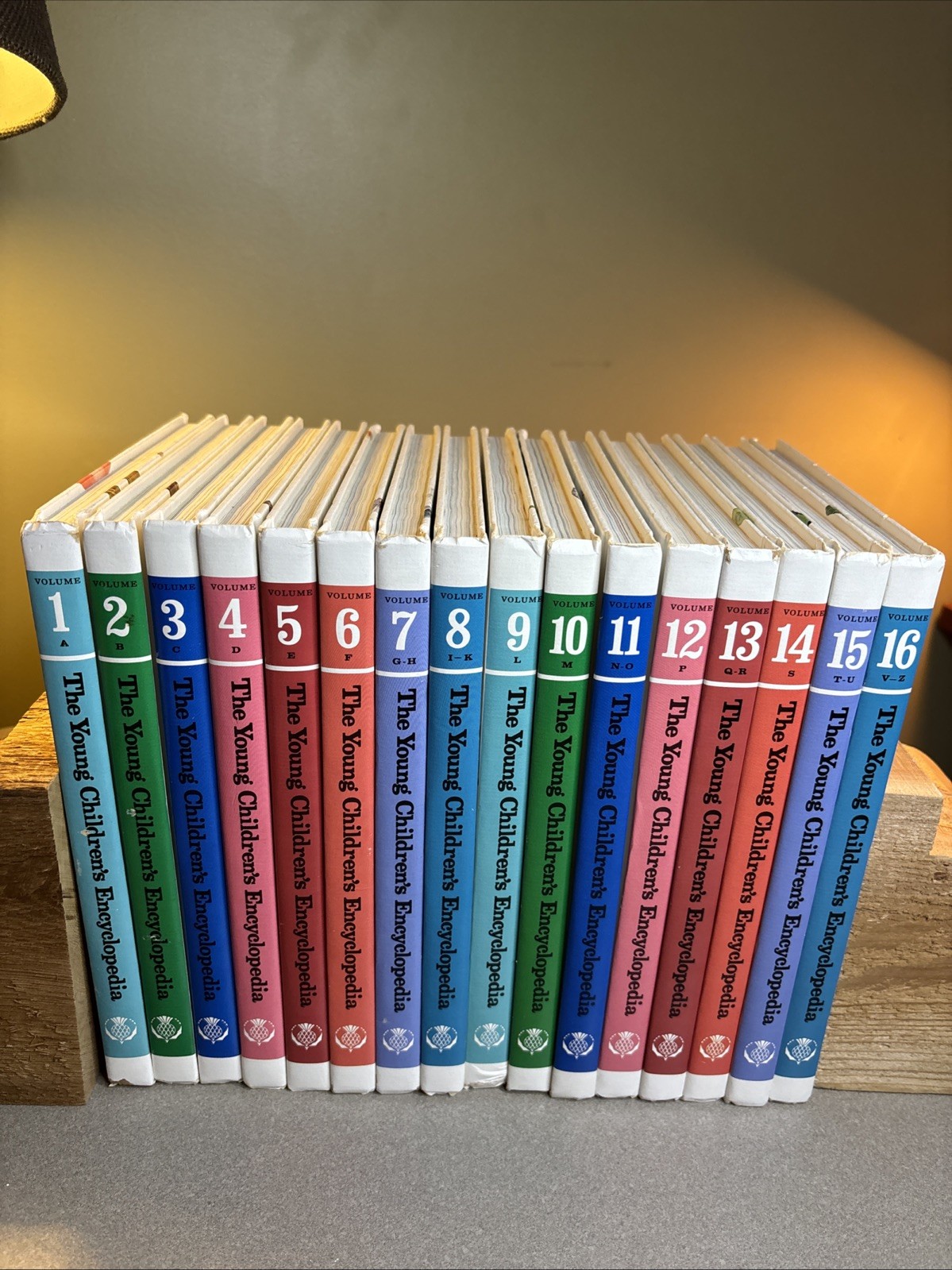 Britannica 1988 The Young Children’s Encyclopedia Complete Set 1-16