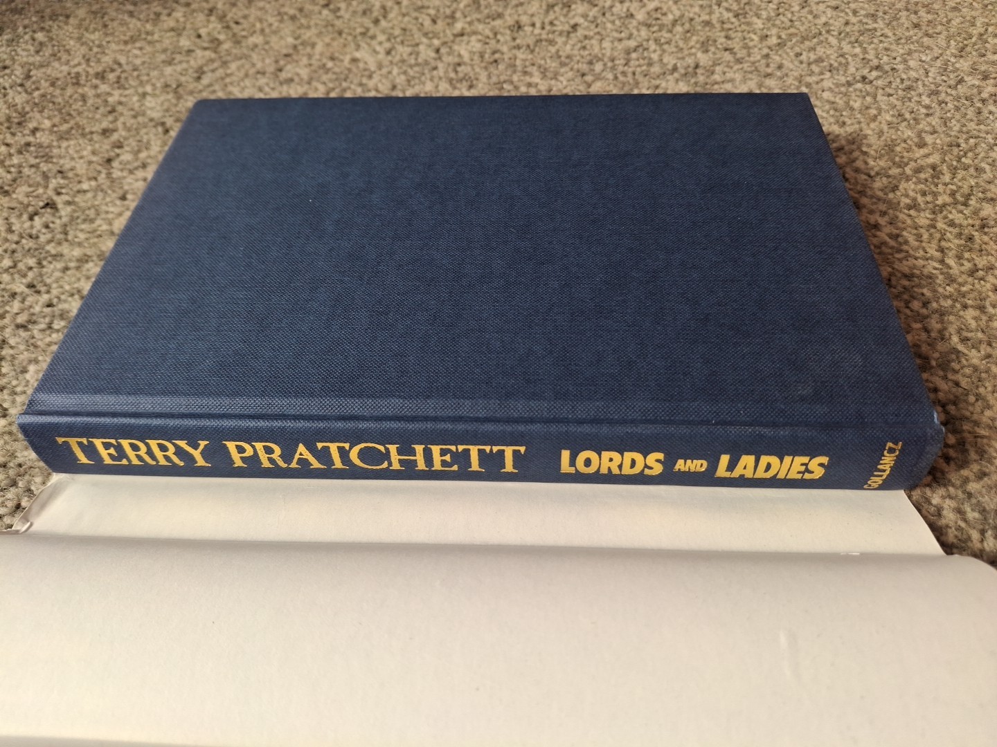 Terry Pratchett 1992 Signed First Edition Lords And Ladies Nr Fine