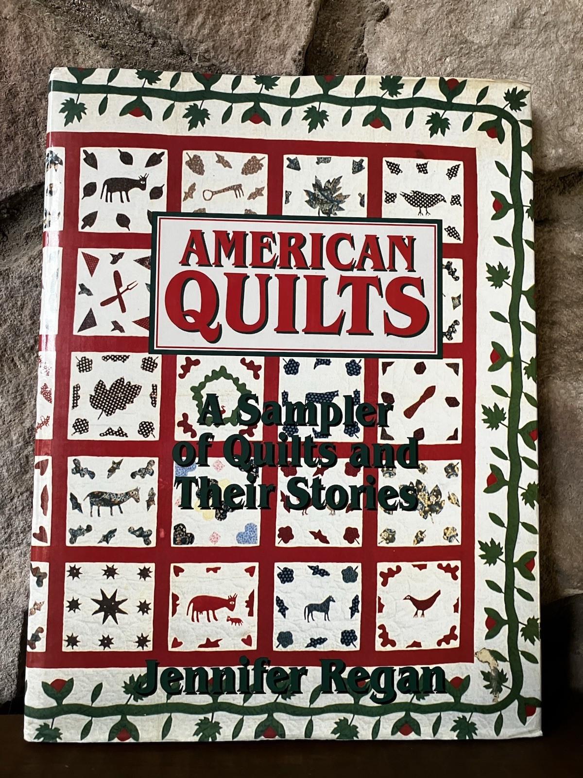 Vintage 1989 Coffee Table Book American Quilts by Jennifer Regan 160 pgs 9×12”