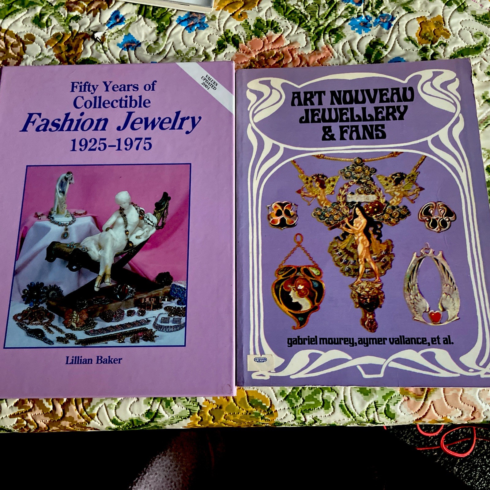 Lot Of 2 Books 50 Years Of Collectible Fashion Jewelry/art Nouveau Jewelry & Fan