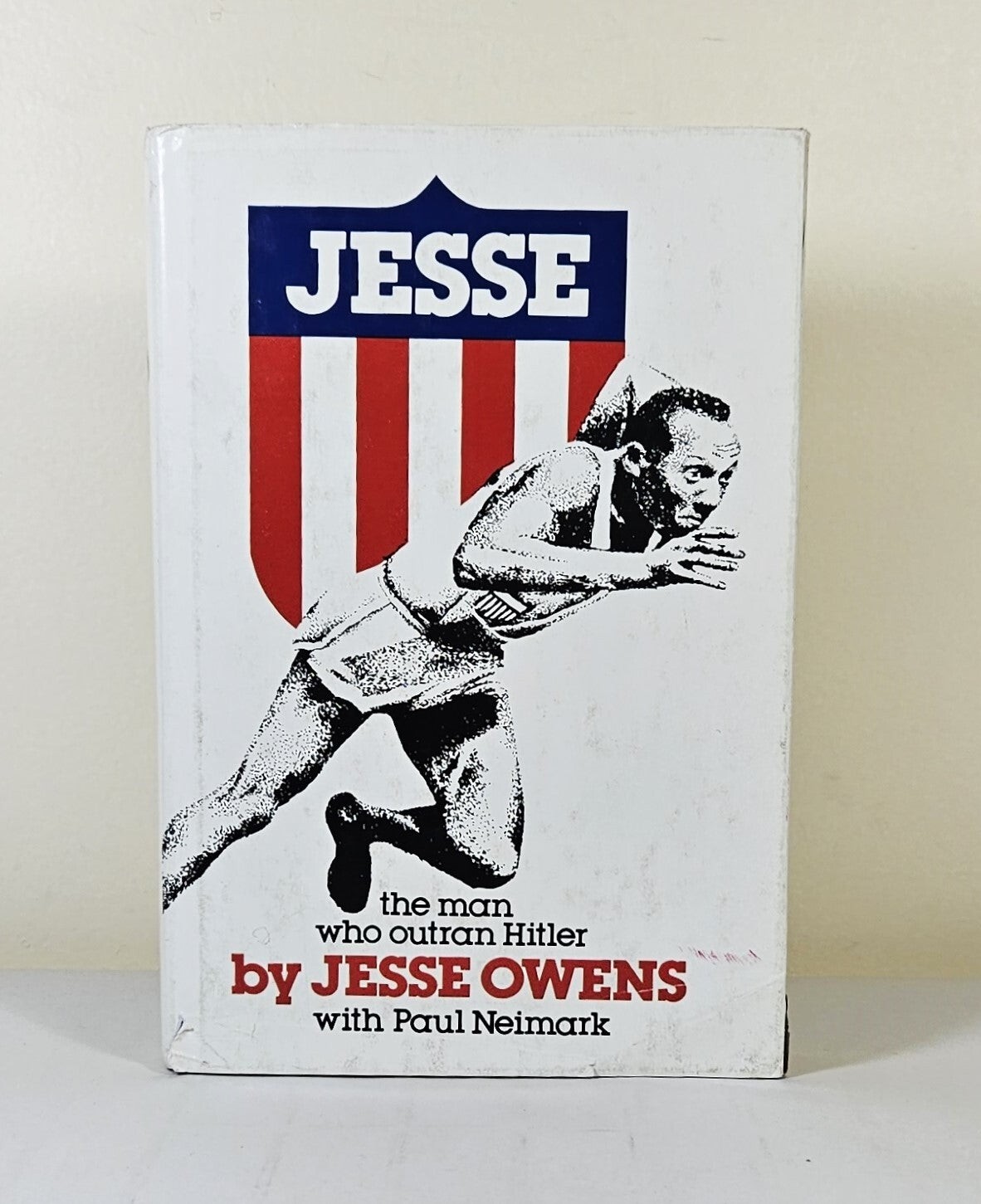 Jesse Owens, Paul Neimark / Jesse the man who outran Hitler 1978
