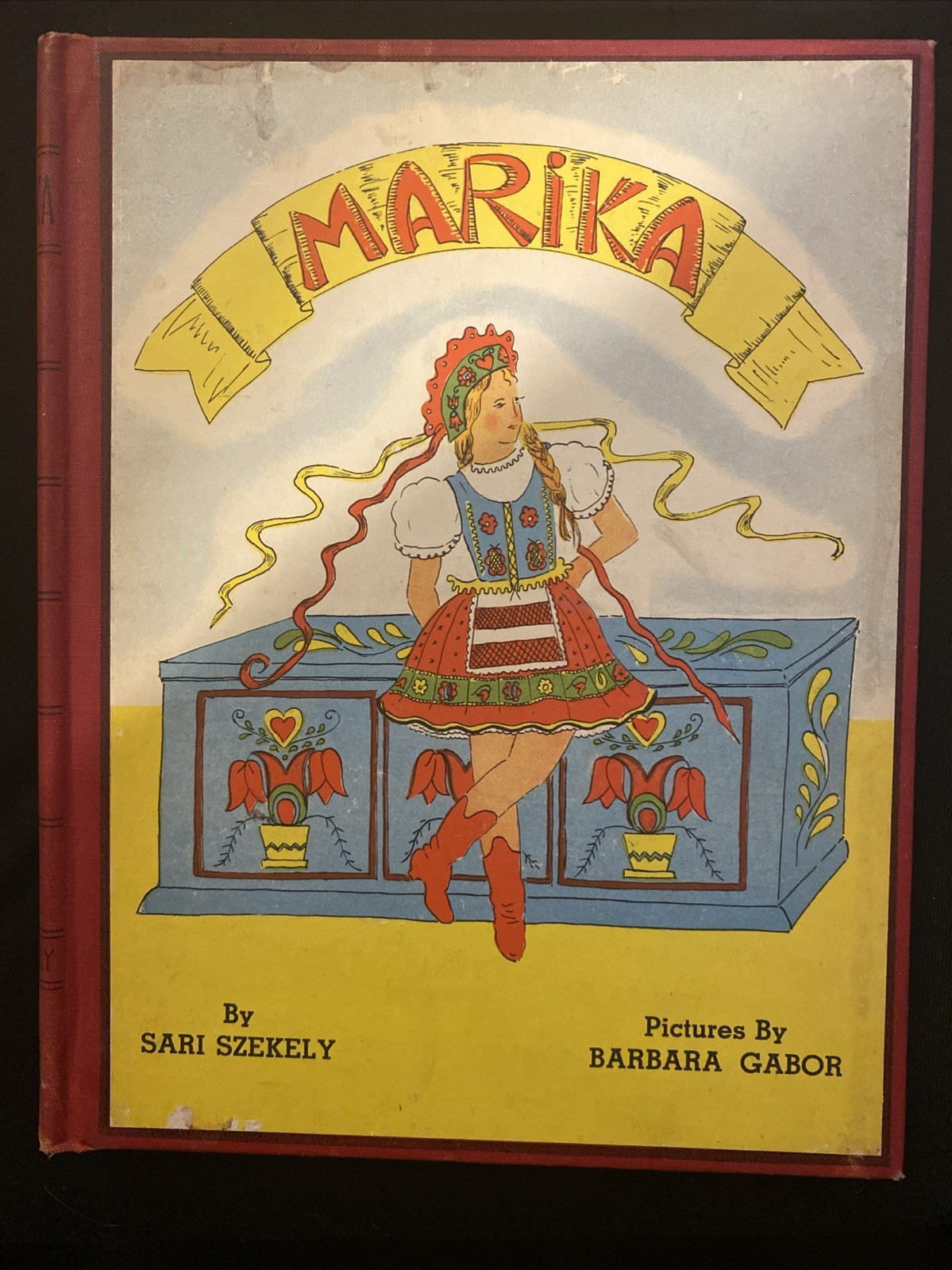 Vintage Marika, Sari Szekely, Barbara Gabor, Albert Whitman & Co, Chicago, 1939