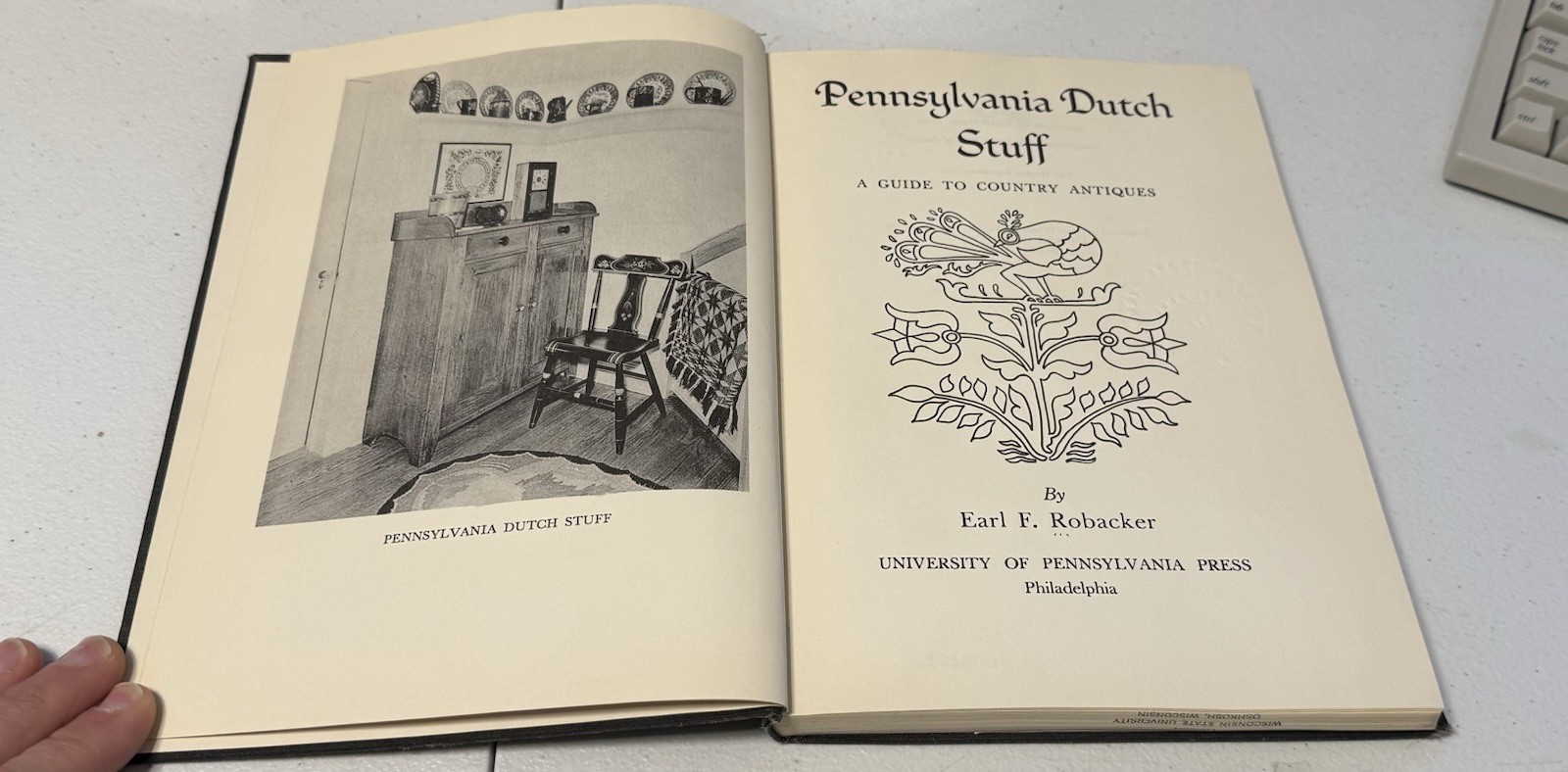 Pennsylvania Dutch Stuff Guide to Country Antiques Book Robacker Reference
