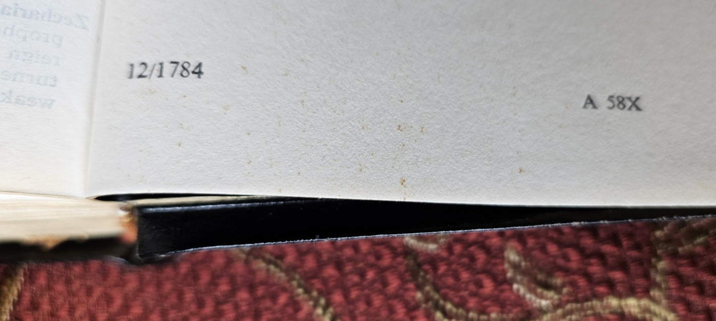 CAMBRIDGE – New English Bible, Aprocrypha, Compact Black Leather, 1972 UK, 58X