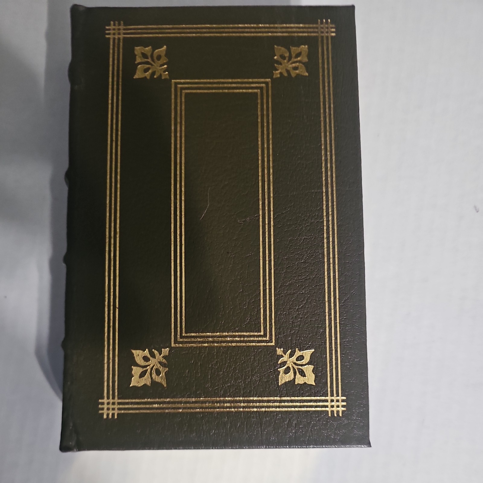 Classics of Medicine „The Byrth of Mankynde“ Eucharius Rosslin Fine Leather HC