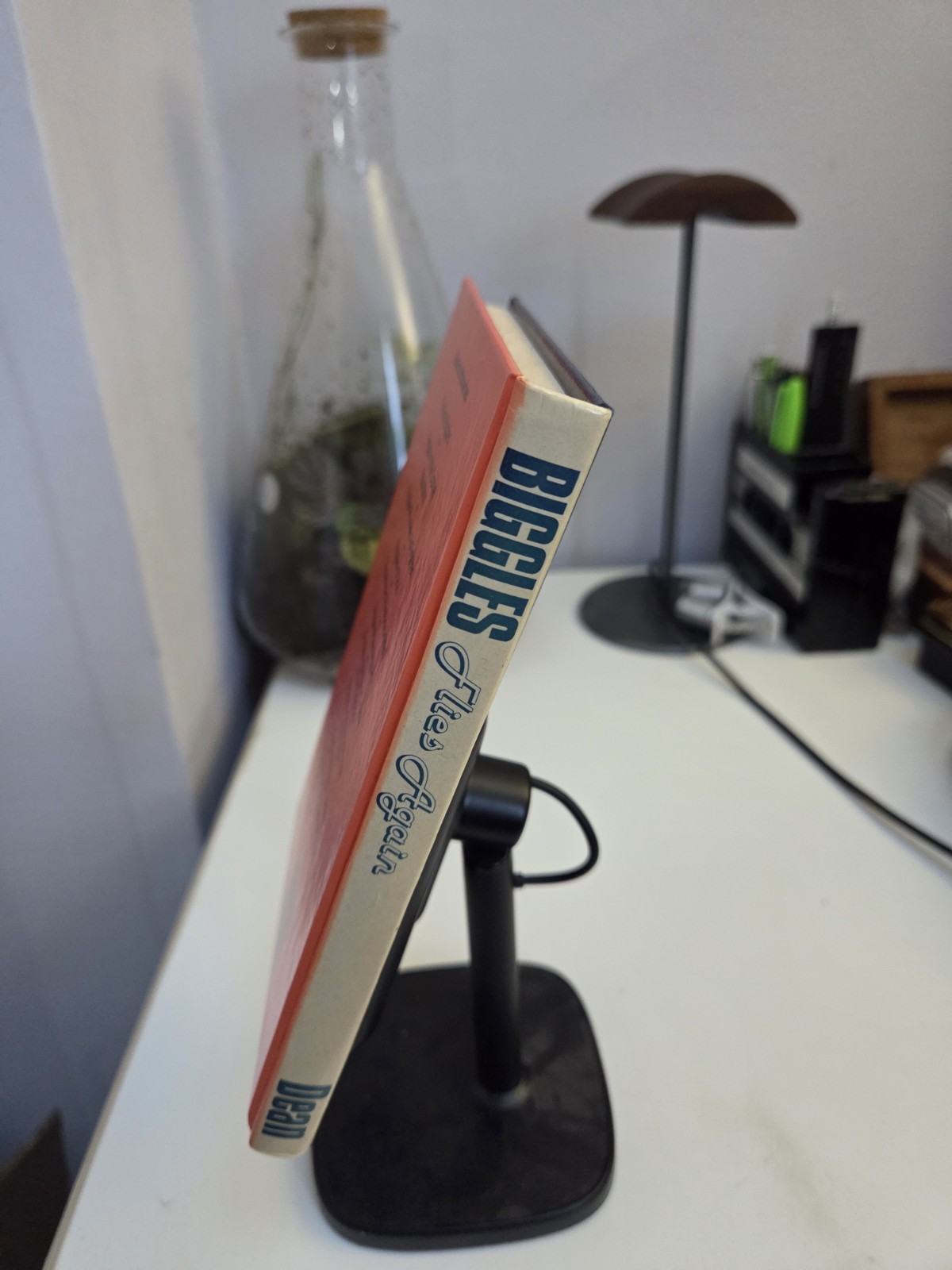 Biggles Flies Again by W.E. Johns 1985 Printed Handcover
