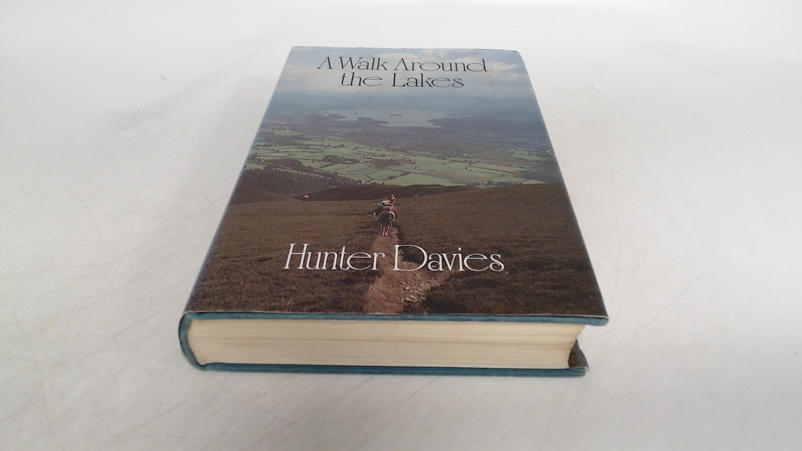 A Walk Around the Lakes, Davies, Hunter, Weidenfeld and Nicolson,
