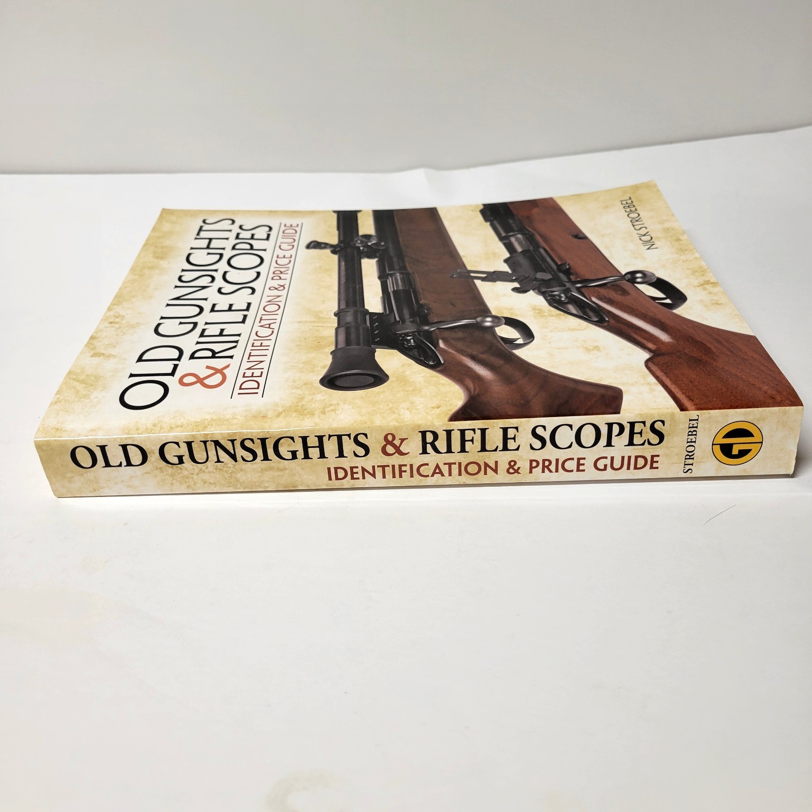 Old Gunsights And Rifle Scopes book by Nick Stroebel – Very Good Condition