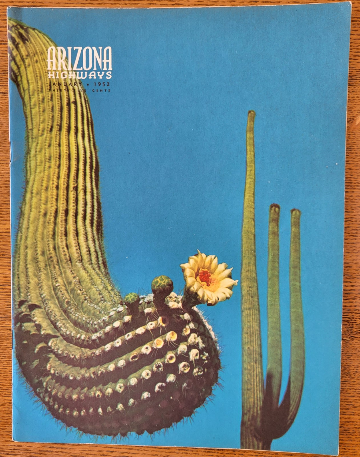 VINTAGE ARIZONA HIGHWAYS MAGAZINE JANUARY 1952. WEAPONS WESTWARD-SCOTTSDALE-NICE