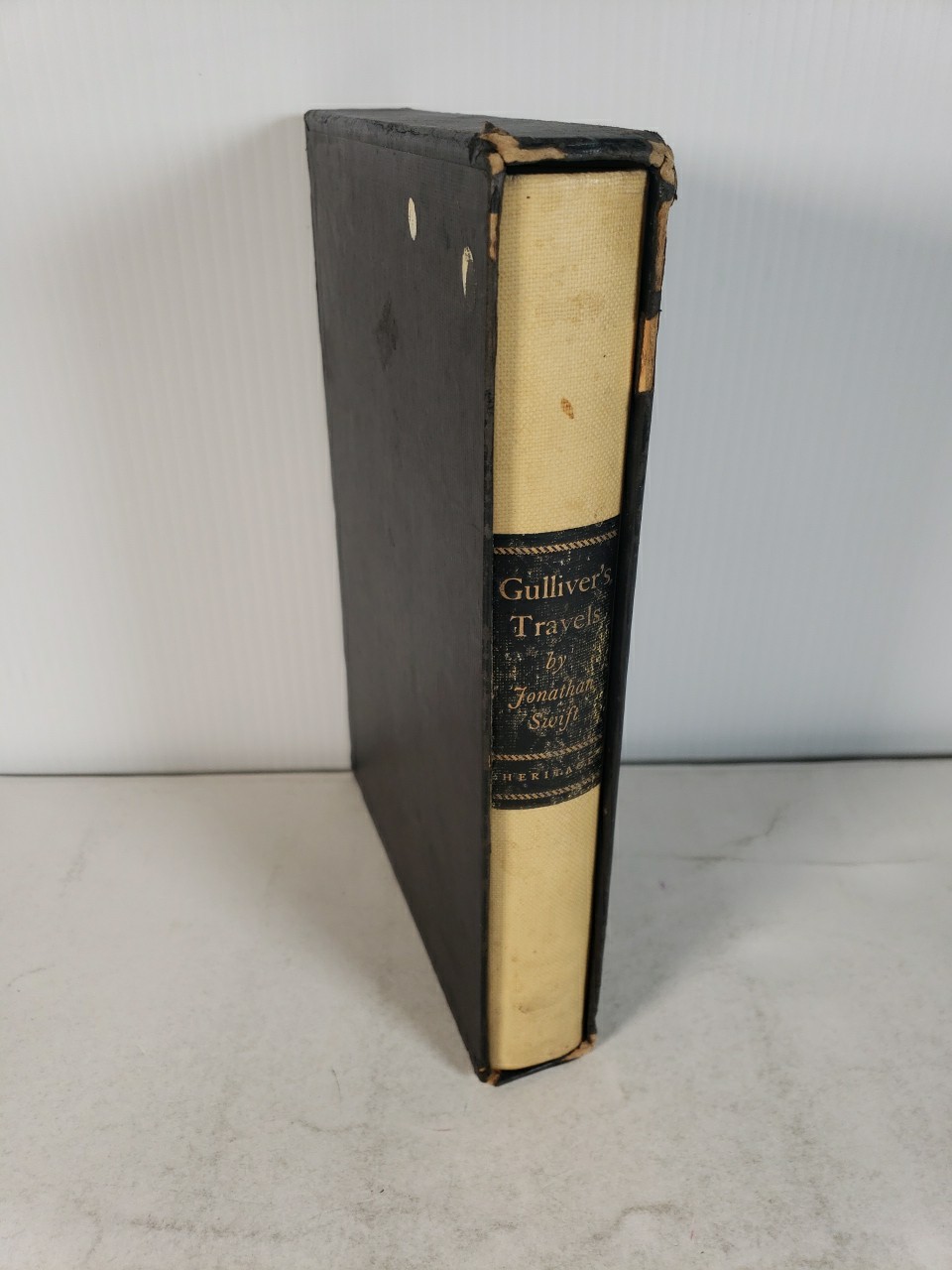 Gulliver’s Travels by Jonathan Swift Heritage Press (1940) Illustrated, Slipcase