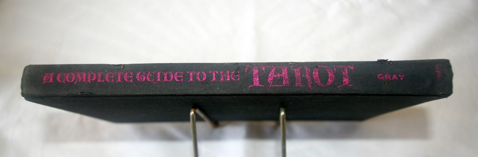 VINTAGE – A COMPLETE GUIDE TO THE TAROT By Eden Gray, 1970 HARDBACK