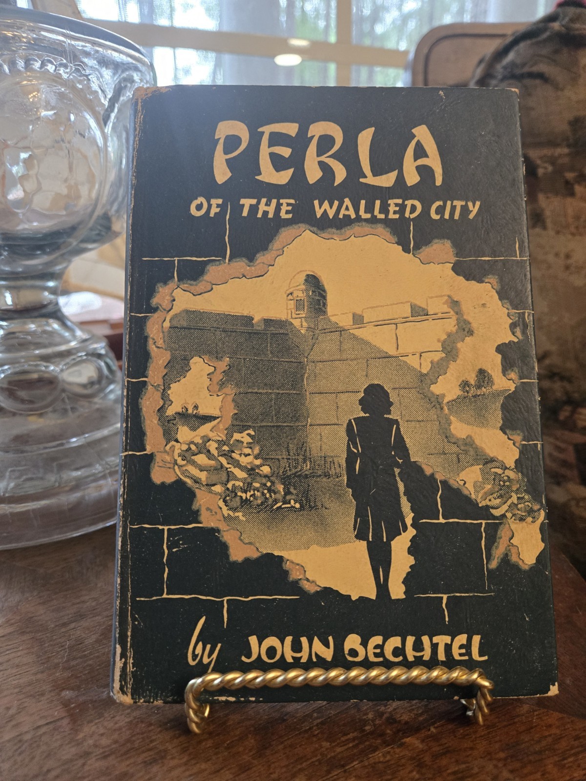 Perla of the Walled City – John Bechtel 1946 Wm. B. Eerdmans Hardcover Novel – W