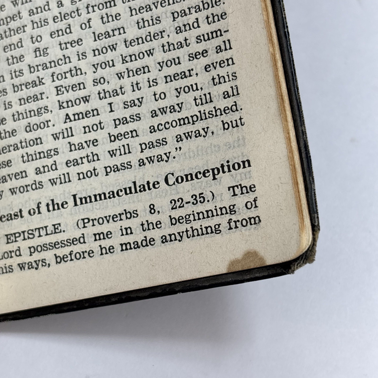 1954 KEY OF HEAVEN A COMPLETE PRAYERBOOK FOR CATHOLICS DEVOTIONS 4.5”x3” READ