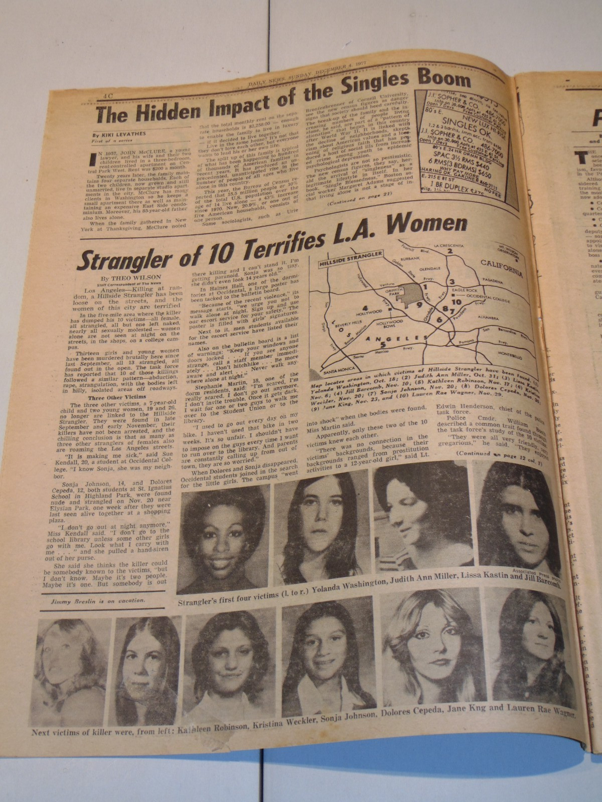 DEC. 4, 1977 „N.Y. DAILY NEWS“ NEWSPAPER: HILLSIDE STRANGLER’S GRIP ON L.A.