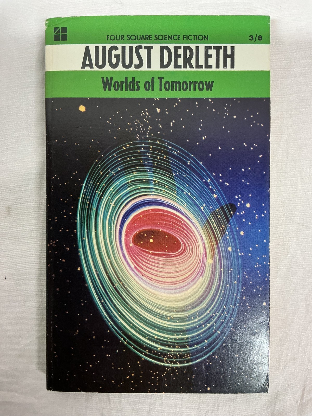 Derleth, August WORLDS OF TOMORROW Four Square rpt.1967 a VG paperback book