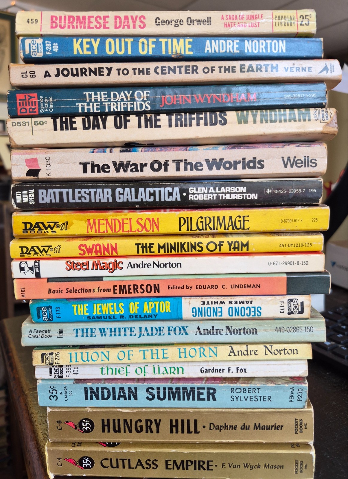 Lot of 20 VTG Sci fi Pulp Paperbacks 1940s-70s (DAW, ACE double, etc)