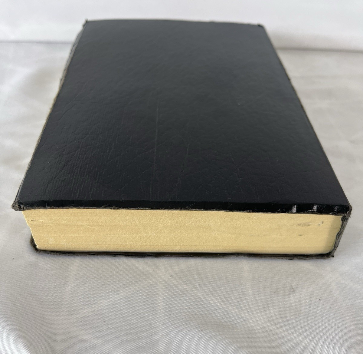 Holy Bible New King James Version NKJV 412 Black Soft Cover 1982 Thomas Nelson