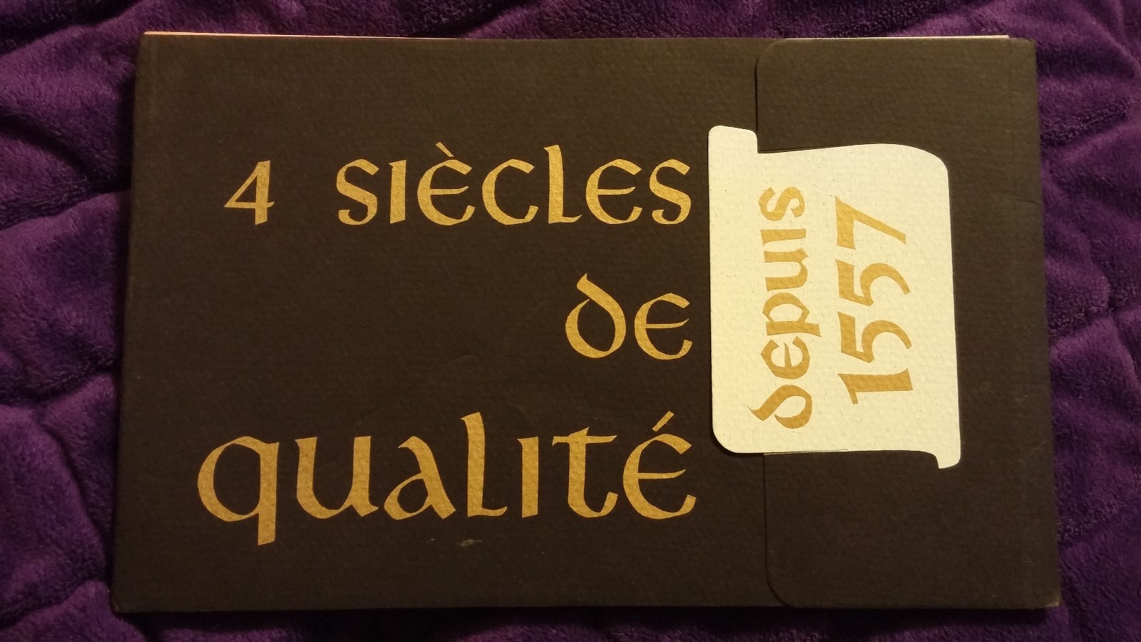 4 Siecles de Qualite – Undated Two Booklet Set in French on Printing