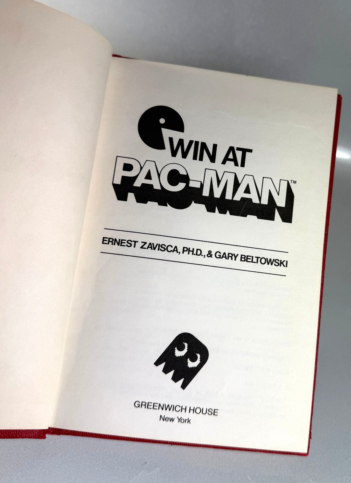 Win At Pac-Man – HARDCOVER FIRST edition by Zavisa & Beltowsi VERY RARE Hardback
