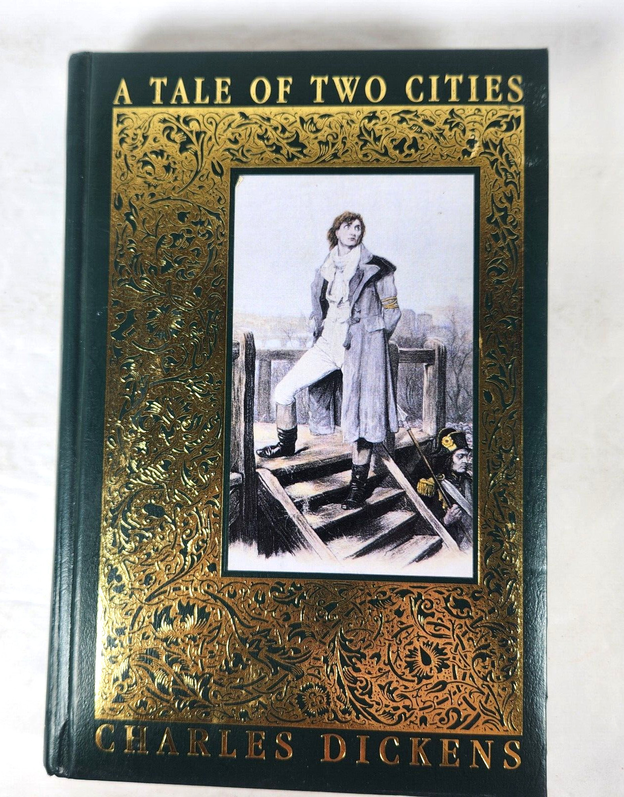A Tale Of Two Cities Charles Dickens Trident Press HC 2000 Gold Filigree & Edge