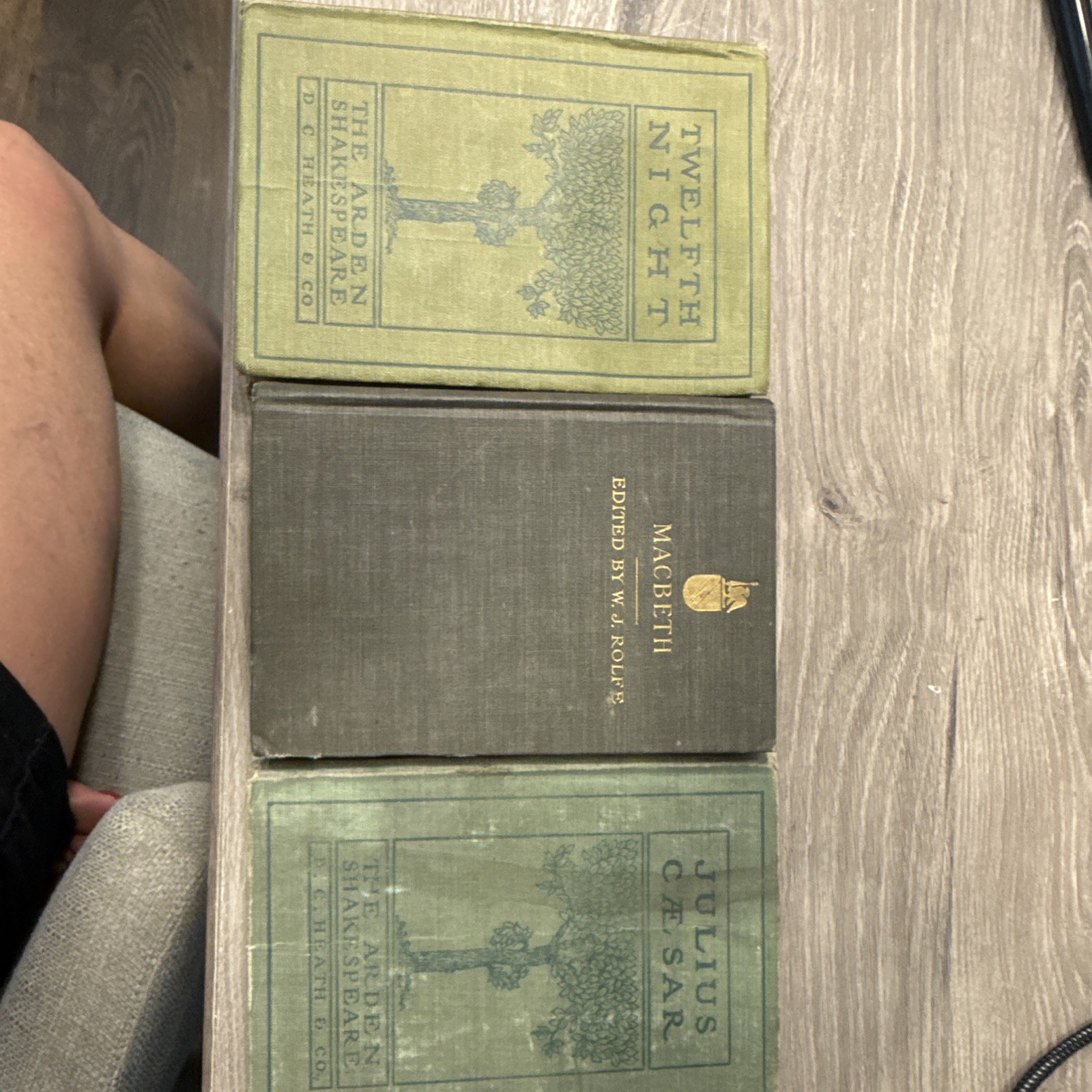 D.C. Heath & Co. Illustrated Hardcover Set: Macbeth, Julius Caesar, Twelfth Nig…