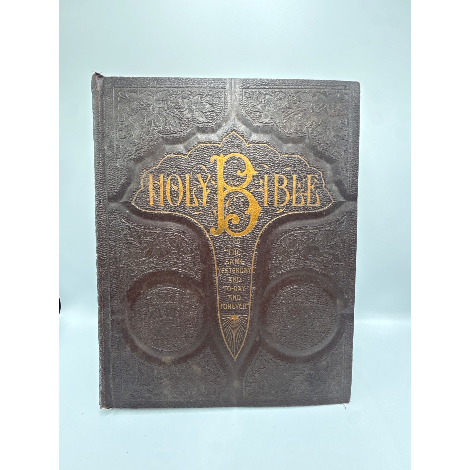 1903 AJ Holman Pictorial Family Bible Holy Bible KJV Antique Leather Embossed