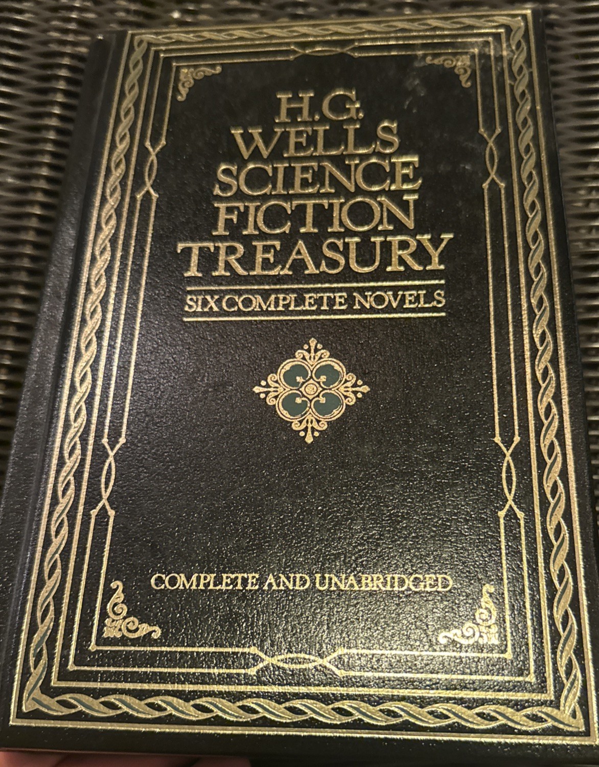 HG Wells Science Fiction Treasury Six Complete Novels Leather Hardcover 1979