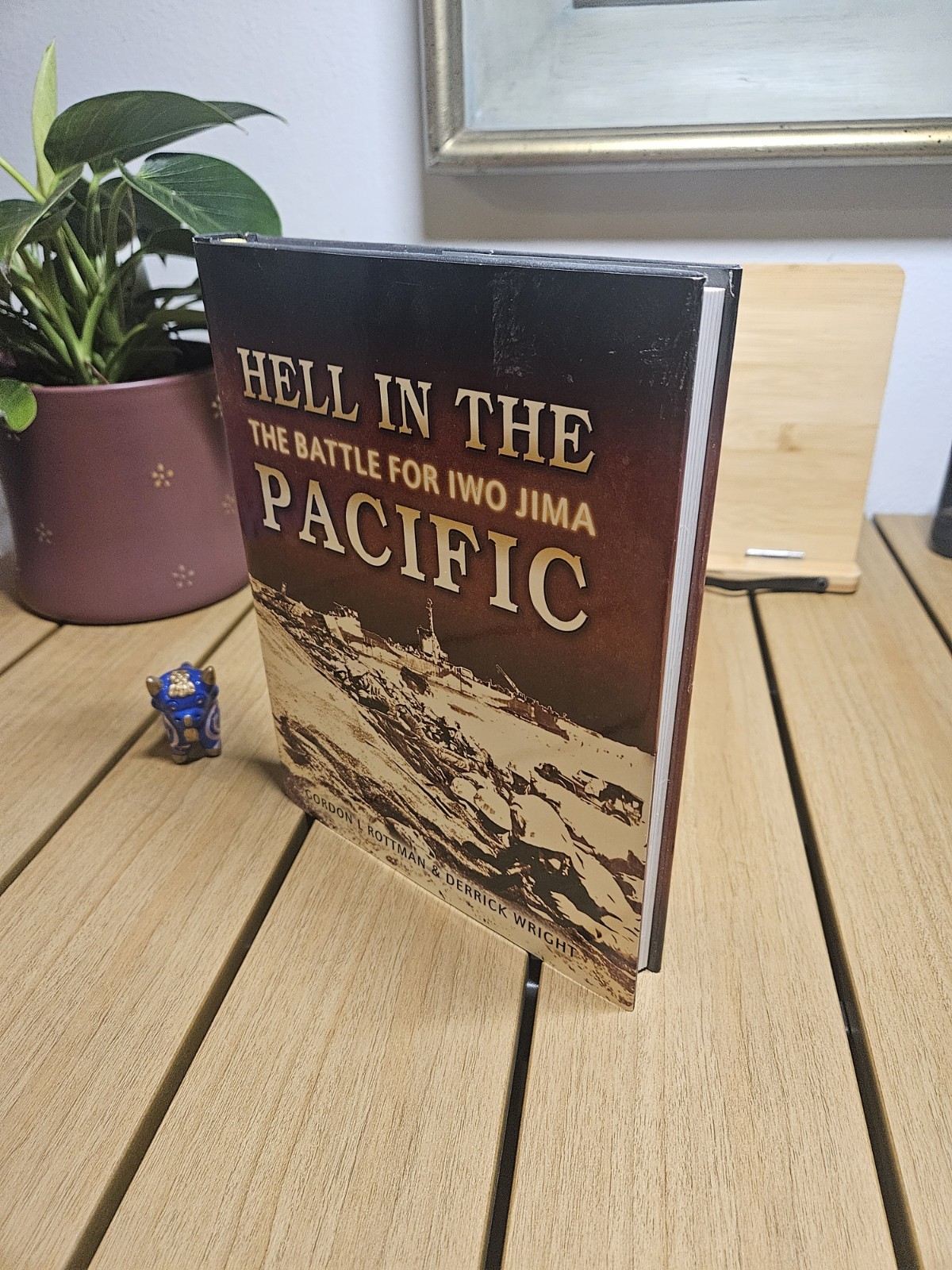 Hell In the Pacific: The Battle for Iwo Jima by Rottman & Wright 1st Prt 2008 HC