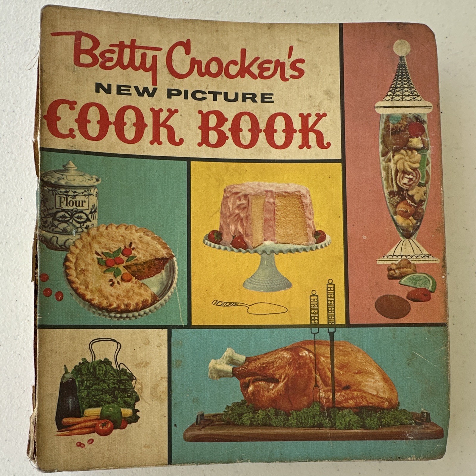 Vintage Betty Crocker New Picture Cookbook 1st Edition 1961 Retro Binder