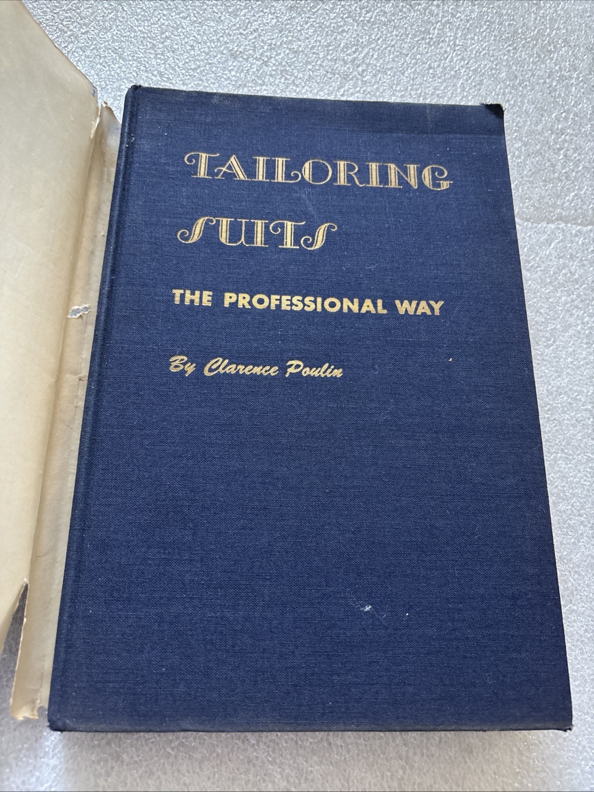 „Tailoring Suits the Professional Way“ Clarence Poulin (1953) HCDJ Fashion