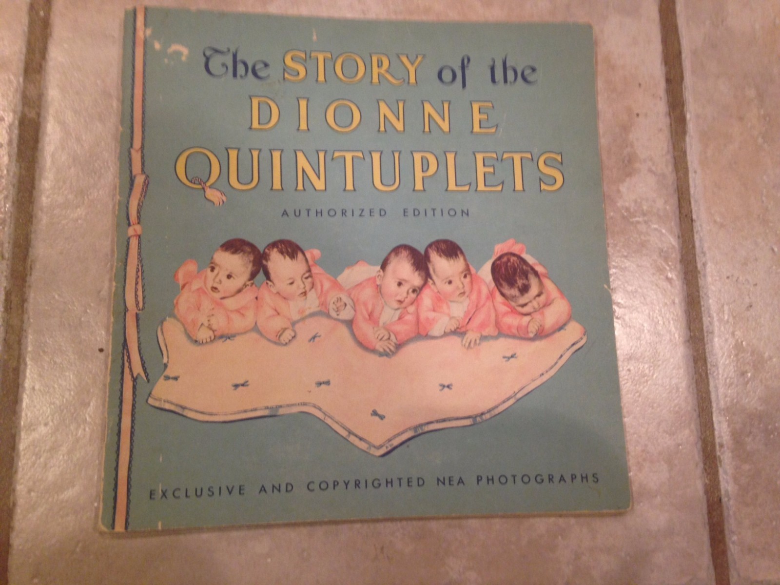 1935 Story Canada Dionne Quintuplets Photograph Pictoral Book Booklet 40 Pages