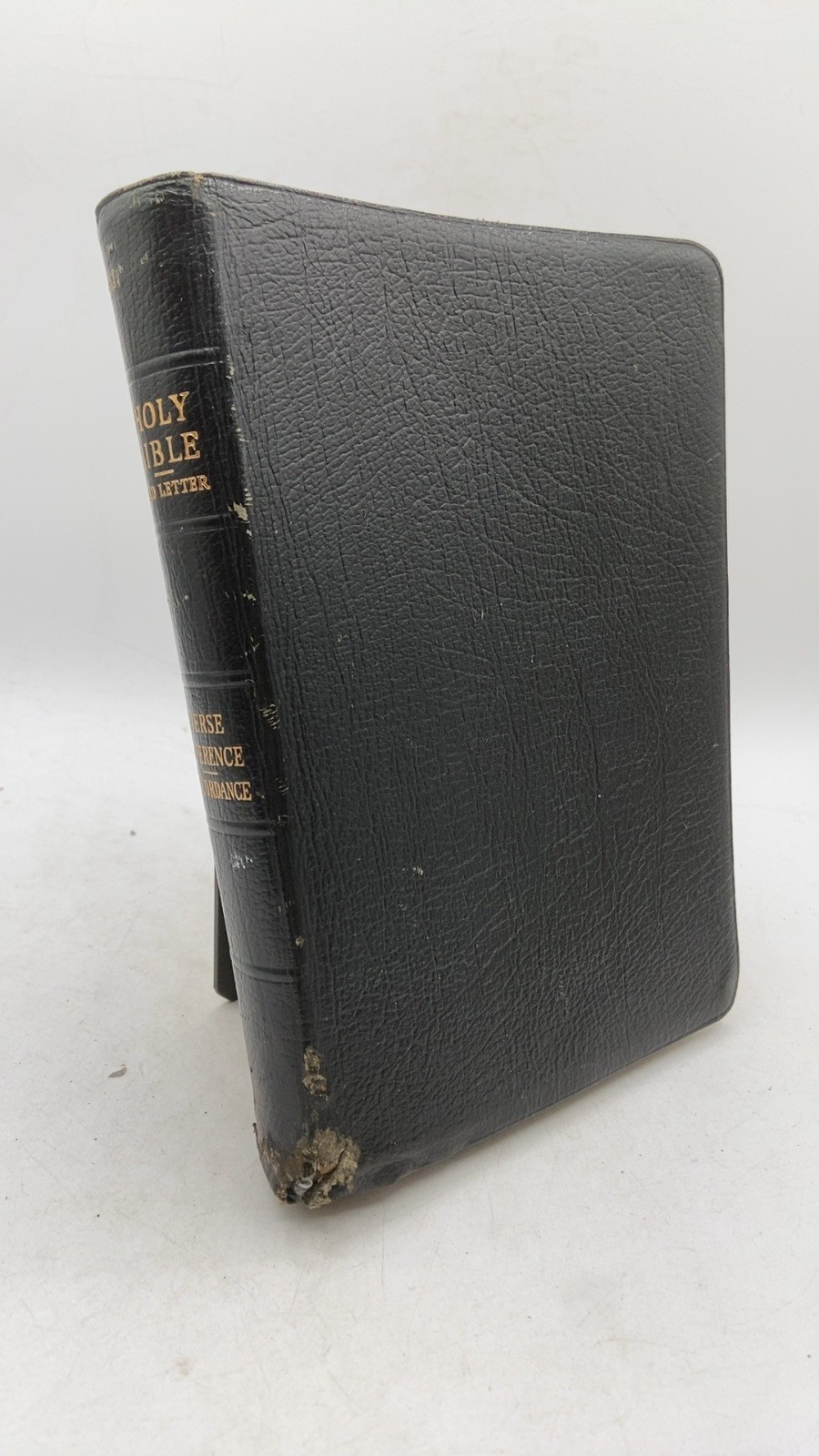 The Holy Bible: Containing the Old and New Testaments Hardcover Verse Referen…