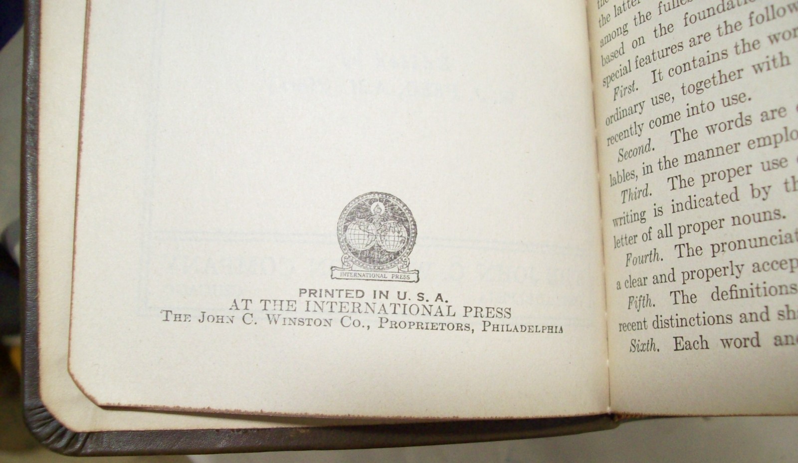 1925 THE NEW UNIVERSAL DICTIONARY JOHN C. WINSTON COMPANY LEATHER BOUND