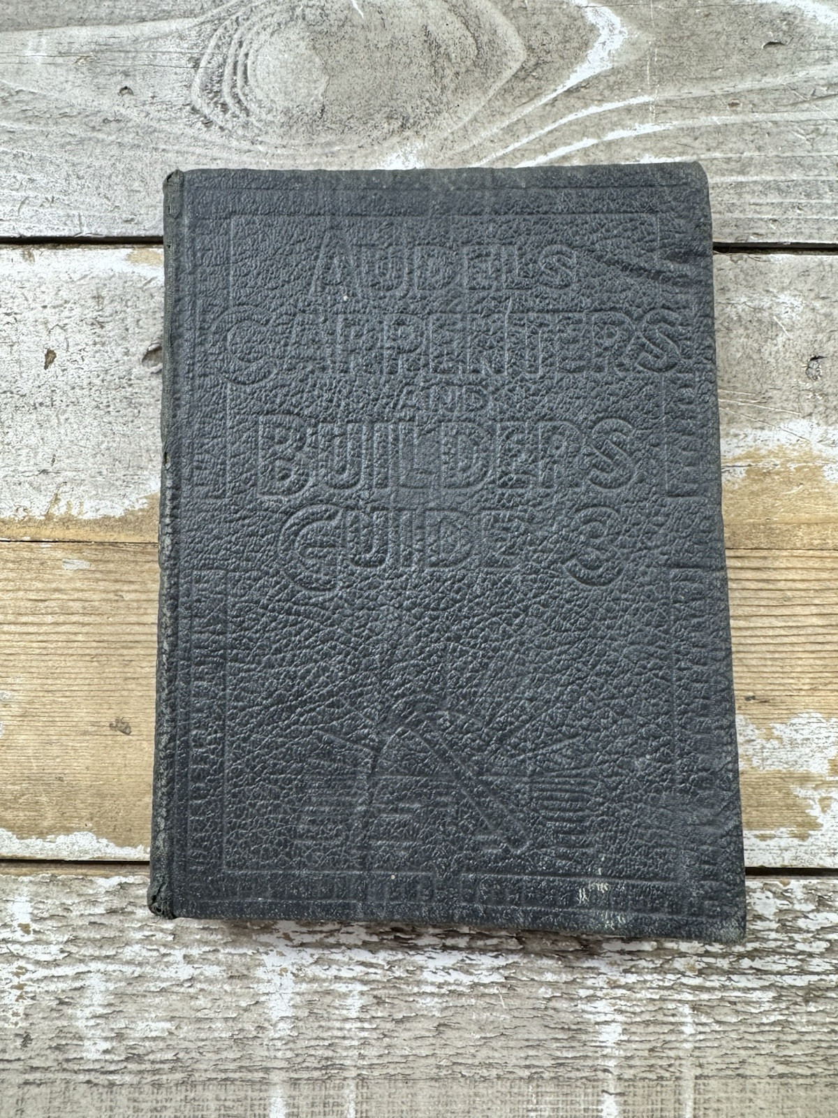 1945 Antique Construction Book „Audels Carpenters & Builders Guide #3“ Illustra.