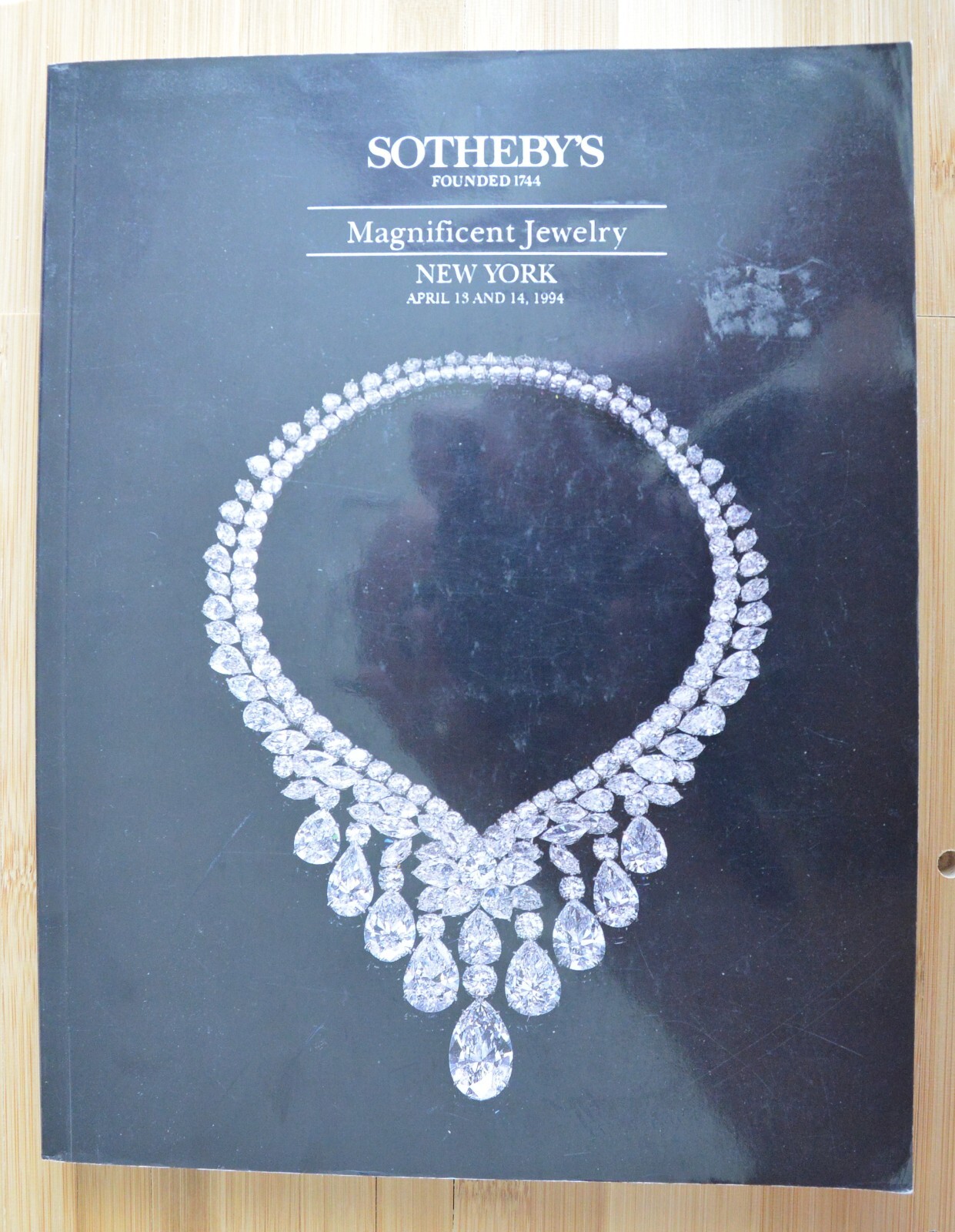 MAGAZINE ANTIQUES BOOK CATALOG PAINTING JEWELRY GOLD SILVER ART BRONZE GLASS PIN