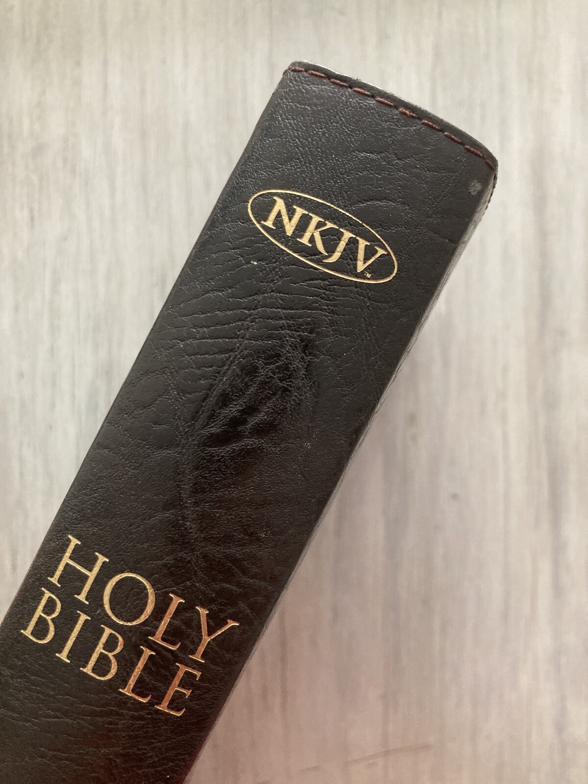 New King James Version Giant Print Edition Two Tone Leather Dark Brown Tan NKJV