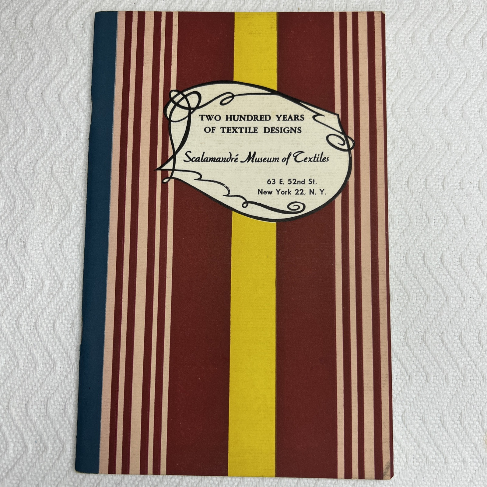 Vtg SCALAMAANDRE MUSEUM OF TEXTILE GUIDE – 200 YEARS OF TEXTILE DESIGNS NY NY