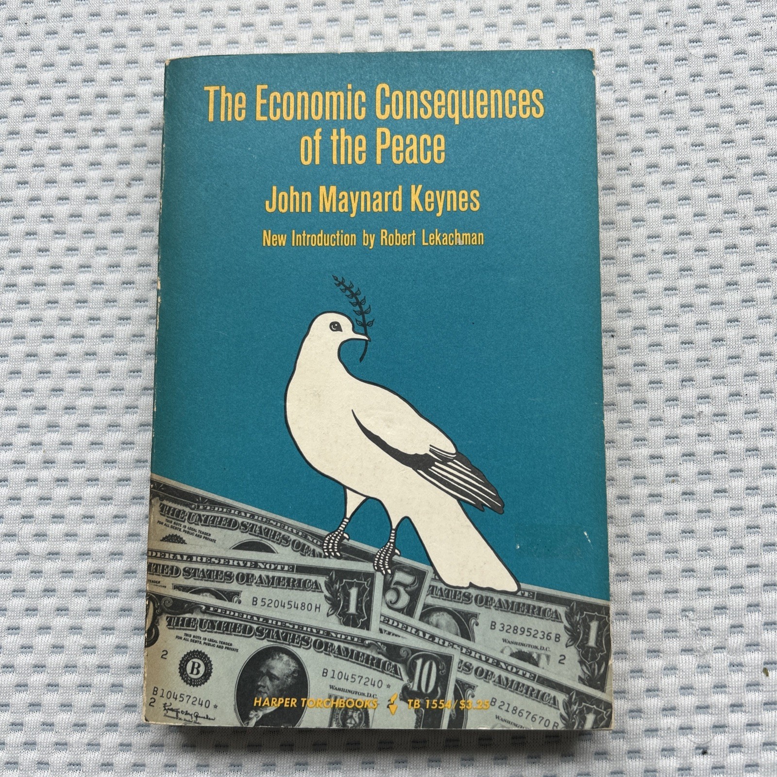 THE ECONOMIC CONSEQUENCES OF THE PEACE JOHN MAYNARD KEYNES FIRST SOFTCOVER 1971