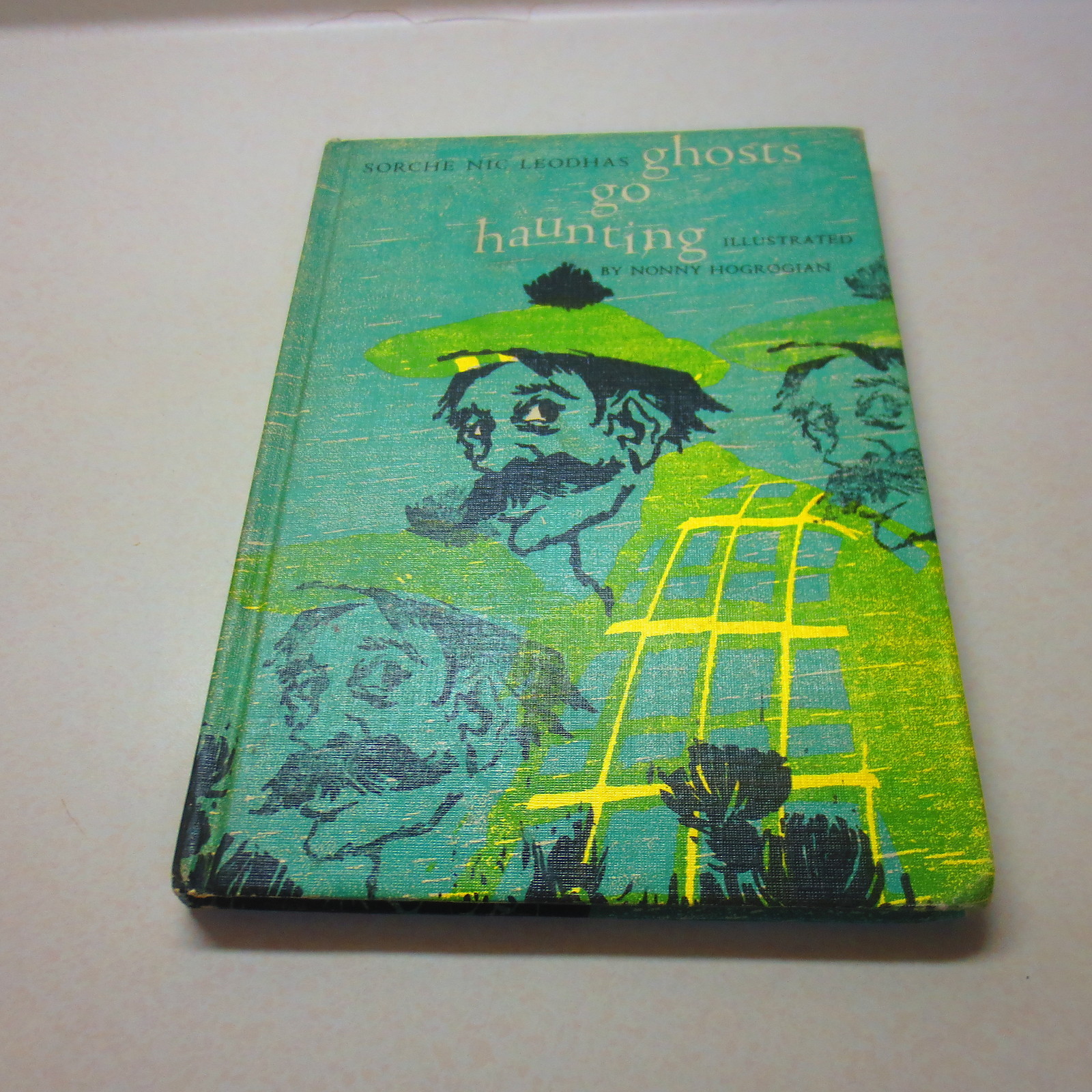 Ghosts Go Haunting Sorche Nic Leodhas by Nonny Hogrogian Vintage Hardcover