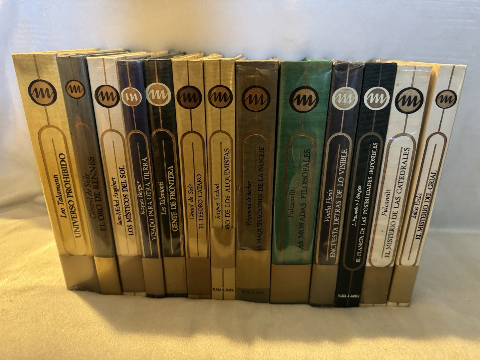 Otros Mundos Collection of 13 Volumes From 1970’s In Original Slipcase Rare Set