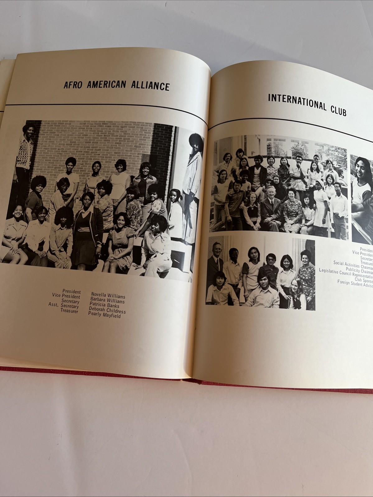 Vintage Belmont College of Nashville, TN Yearbook „1975 Tower“ (Y6)