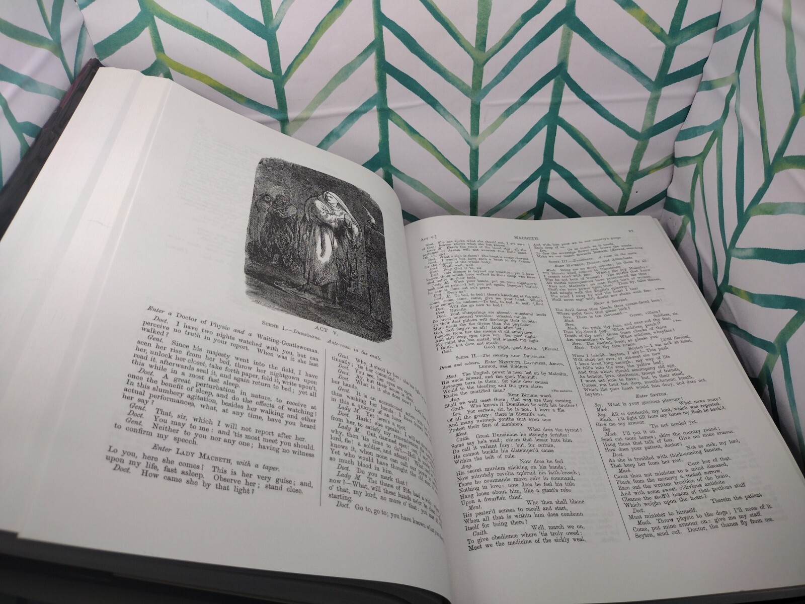MILLENNIUM EDITION THE LIBRARY SHAKESPEARE TRIDENT PRESS INTERNATIONAL BOOK
